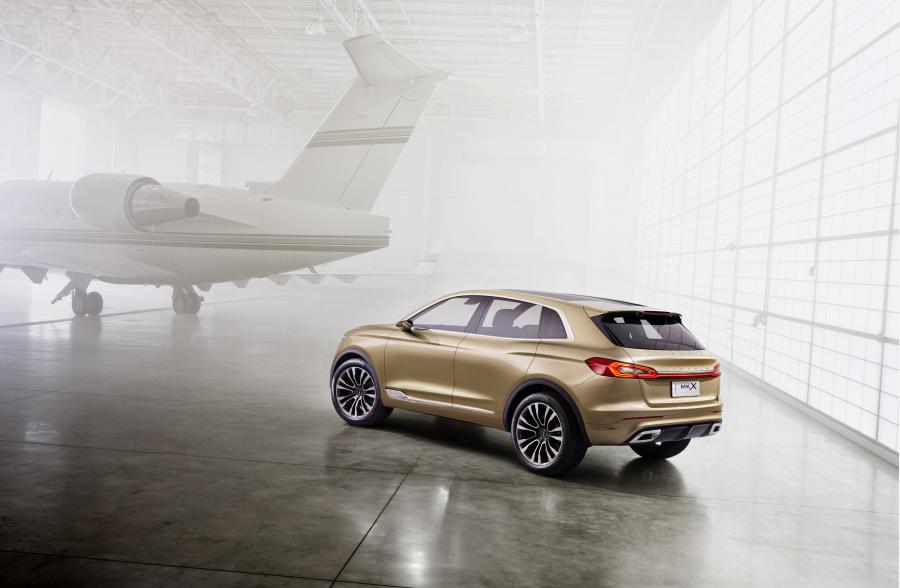  Lincoln MKX Concept 2014 года  (фото 3 из 38)